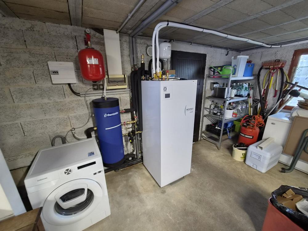 Pompe à chaleur Ecodan installée dans un garage