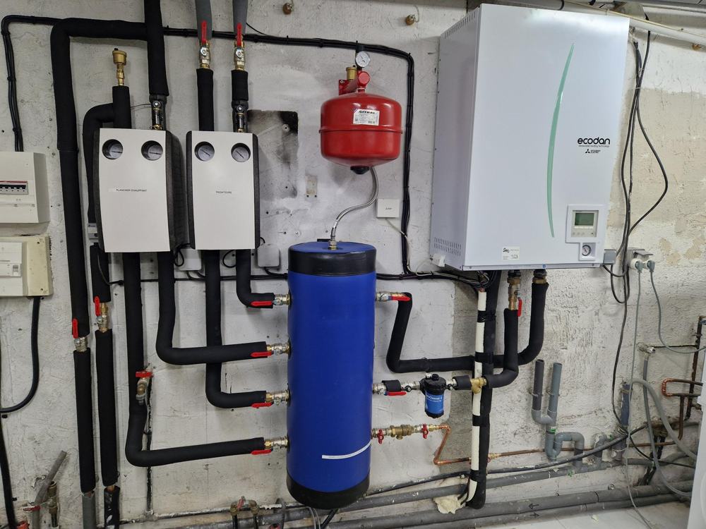 Pompe à chaleur Ecodan avec deux circuits, plancher chauffant et radiateurs